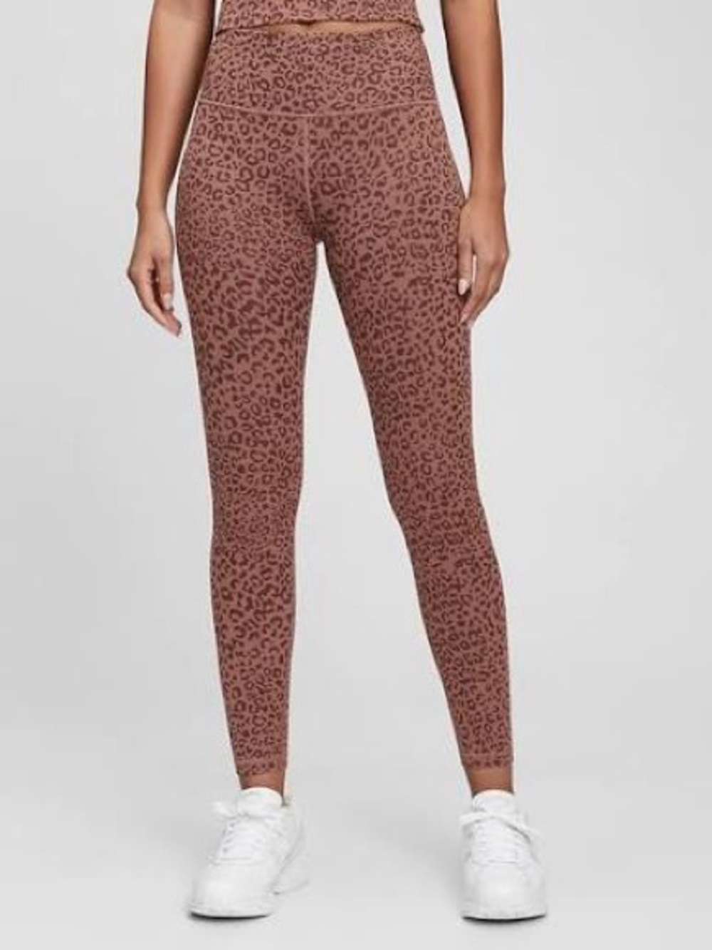 GAP Fit Blackout Technology Size Medium Leopard Print Legging